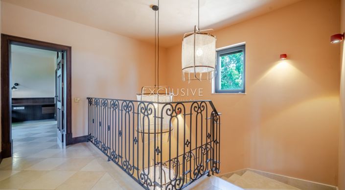 Image No.70-5 Bed Villa for sale