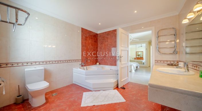 Image No.44-6 Bed Villa for sale