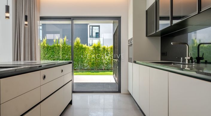 Image No.10-4 Bed Villa for sale