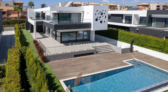 Image No.14-4 Bed Villa for sale