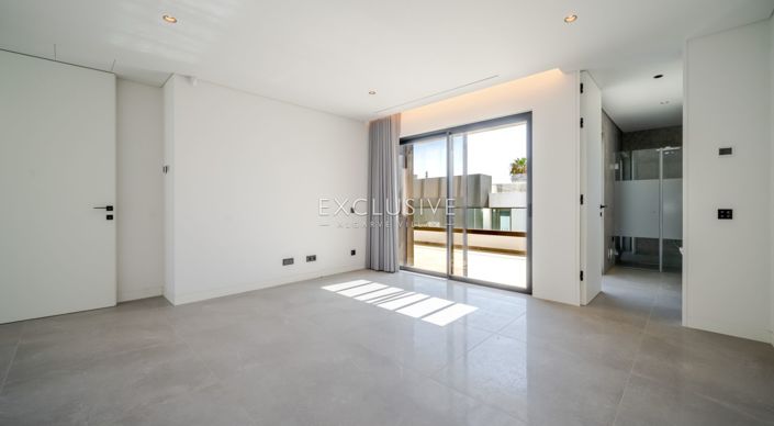Image No.36-4 Bed Villa for sale