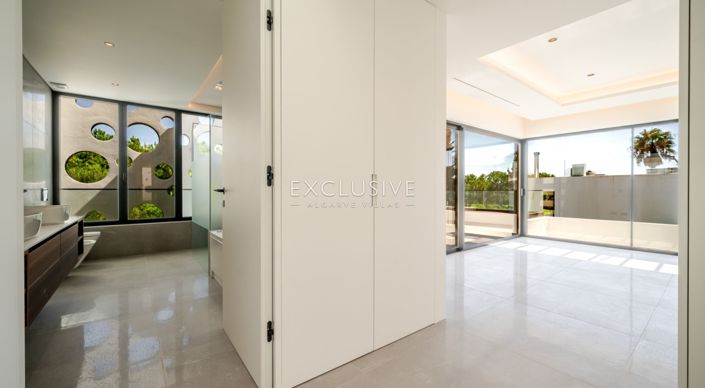 Image No.42-4 Bed Villa for sale