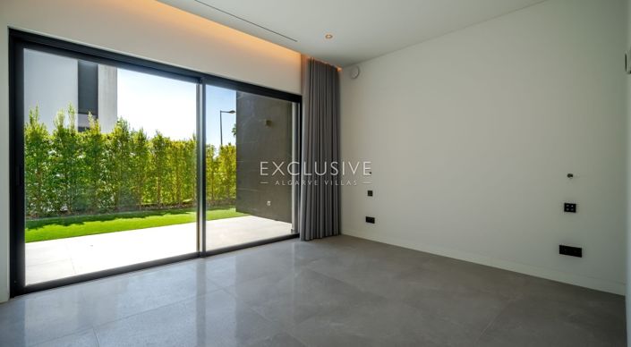 Image No.5-4 Bed Villa for sale