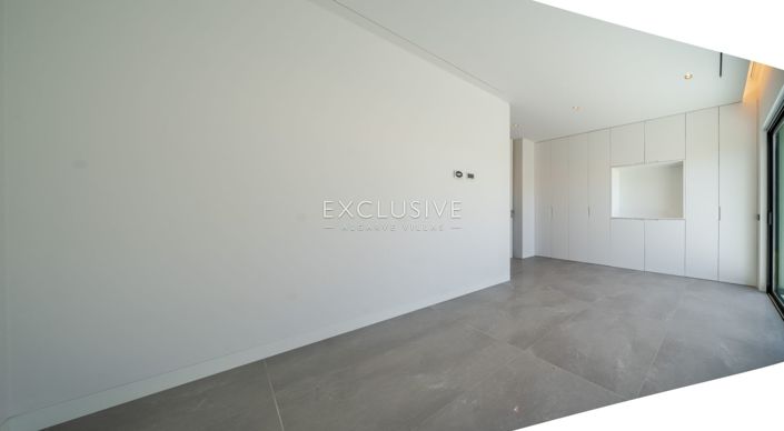 Image No.7-4 Bed Villa for sale