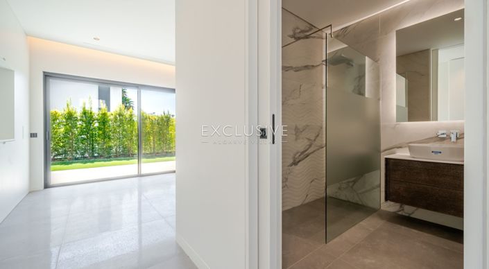 Image No.9-4 Bed Villa for sale