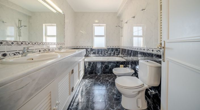 Image No.20-4 Bed Villa for sale