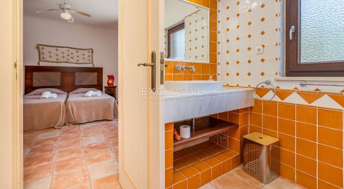 Image No.15-7 Bed Villa for sale