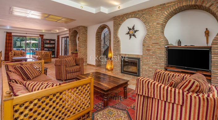 Image No.26-7 Bed Villa for sale