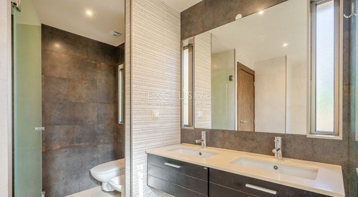 Image No.18-3 Bed Villa for sale