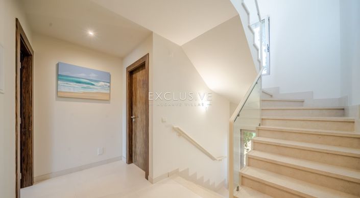 Image No.20-3 Bed Villa for sale