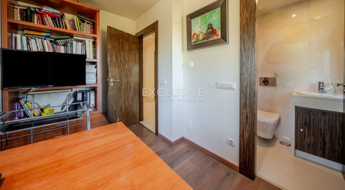 Image No.21-3 Bed Villa for sale