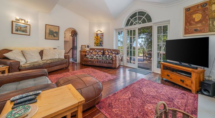 Image No.15-6 Bed Villa for sale