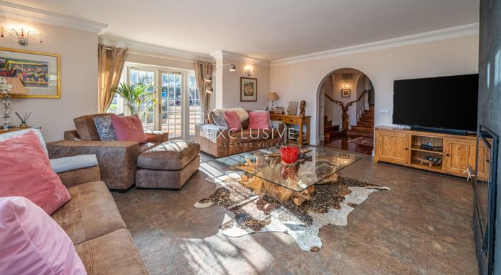 Image No.8-6 Bed Villa for sale