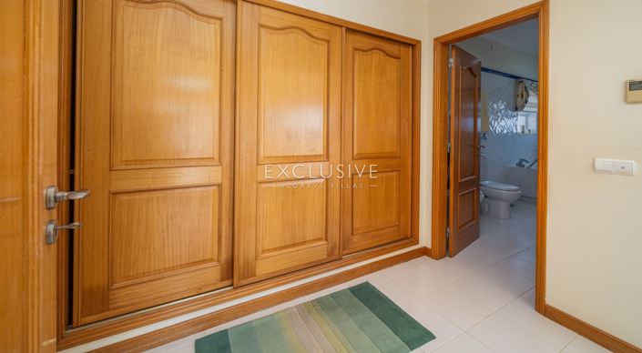 Image No.26-3 Bed Villa for sale