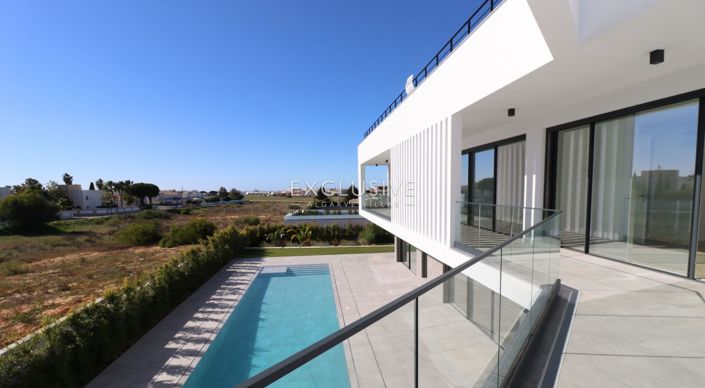 Image No.10-4 Bed Villa for sale