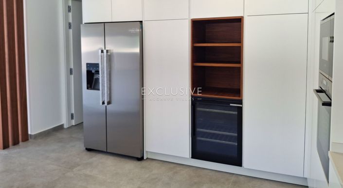 Image No.15-4 Bed Villa for sale