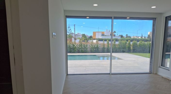 Image No.17-4 Bed Villa for sale