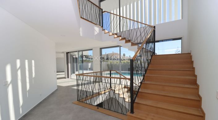 Image No.17-4 Bed Villa for sale