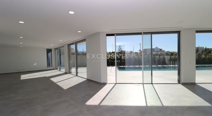 Image No.18-4 Bed Villa for sale