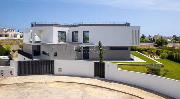 Image No.2-4 Bed Villa for sale
