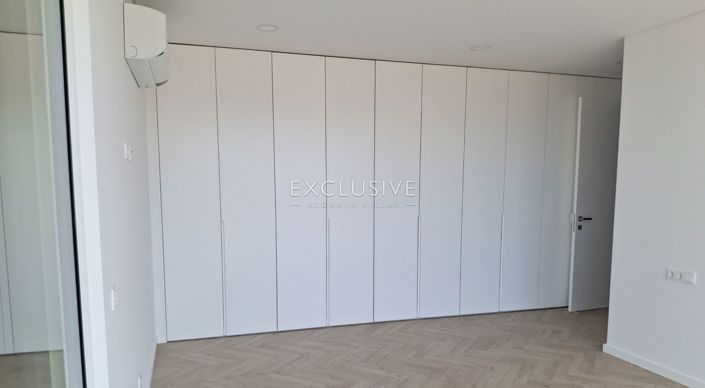 Image No.23-4 Bed Villa for sale