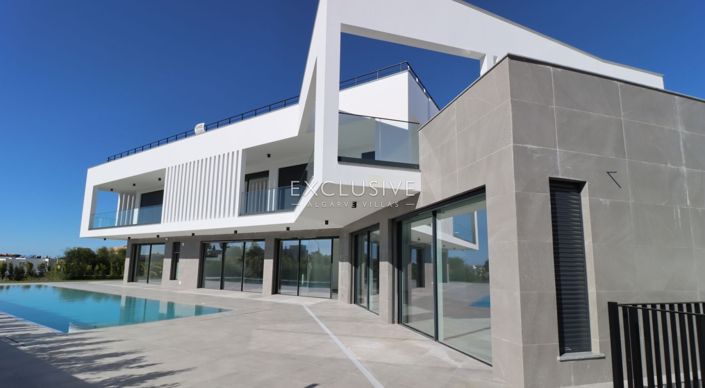 Image No.3-4 Bed Villa for sale