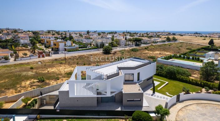 Image No.4-4 Bed Villa for sale