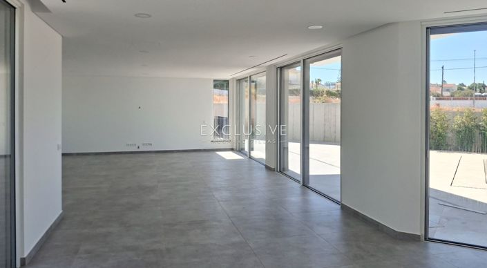 Image No.9-4 Bed Villa for sale