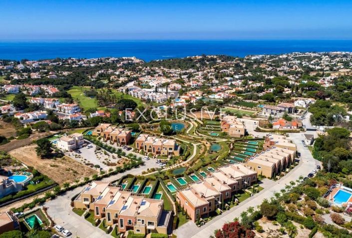 Image No.17-3 Bed Townhouse for sale