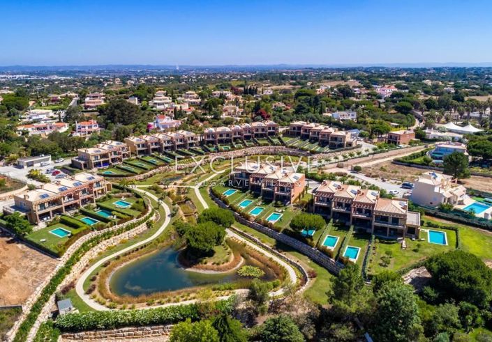 Image No.18-3 Bed Townhouse for sale