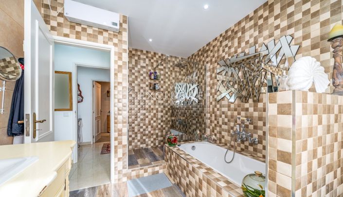 Image No.17-3 Bed Villa for sale