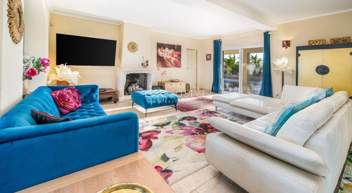 Image No.10-Villa for sale