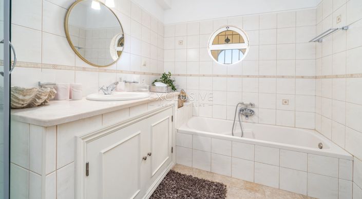 Image No.32-Villa for sale