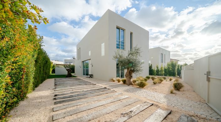 Image No.2-3 Bed Villa for sale