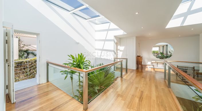 Image No.10-5 Bed Villa for sale