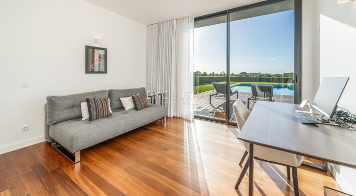 Image No.21-5 Bed Villa for sale