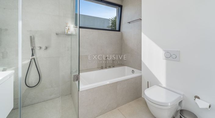 Image No.25-5 Bed Villa for sale