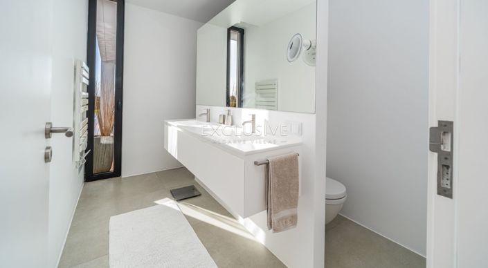 Image No.33-5 Bed Villa for sale