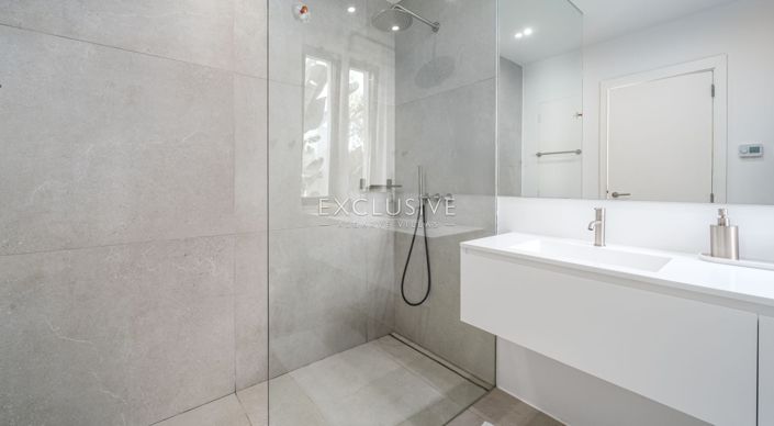 Image No.34-5 Bed Villa for sale