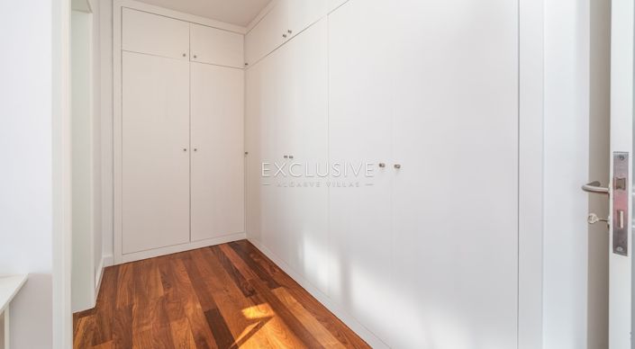 Image No.37-5 Bed Villa for sale