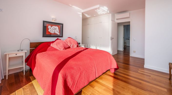 Image No.40-5 Bed Villa for sale