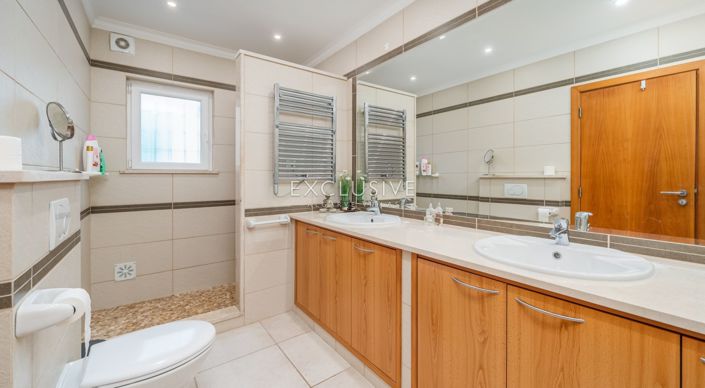 Image No.18-4 Bed Villa for sale