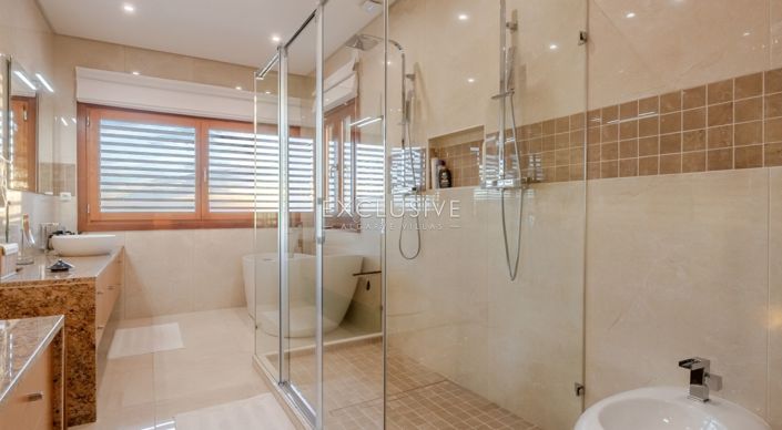 Image No.55-5 Bed Villa for sale