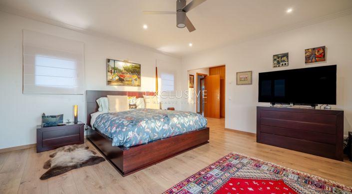 Image No.57-5 Bed Villa for sale