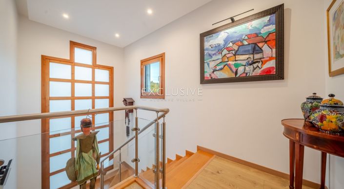 Image No.57-5 Bed Villa for sale