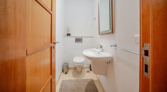 Image No.21-2 Bed Apartment for sale