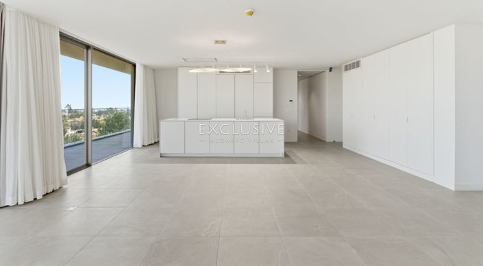Image No.18-3 Bed Apartment for sale