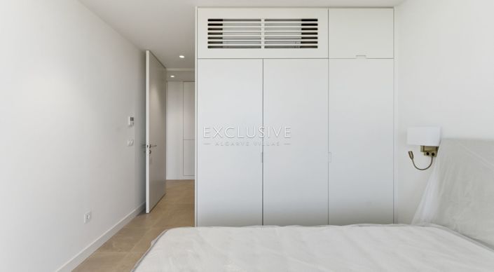 Image No.20-3 Bed Apartment for sale