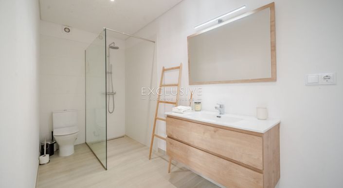 Image No.14-3 Bed Villa for sale