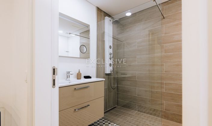 Image No.20-2 Bed Apartment for sale